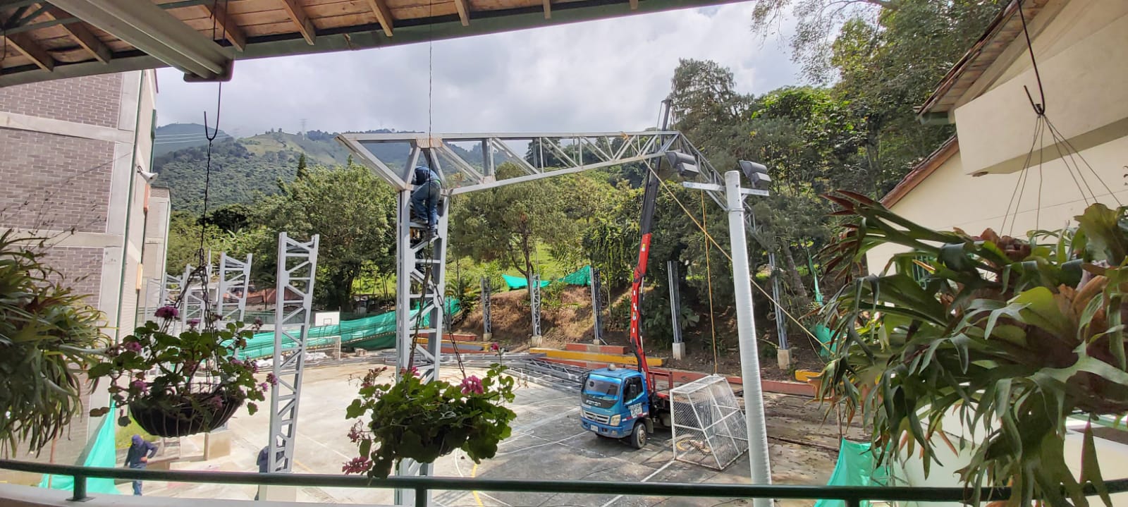 Instalación de cubierta metálica