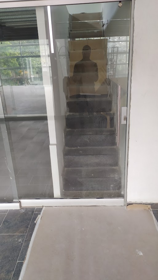Fachadas, Ventanería y Oficinas en Aluminio - Imagen 1