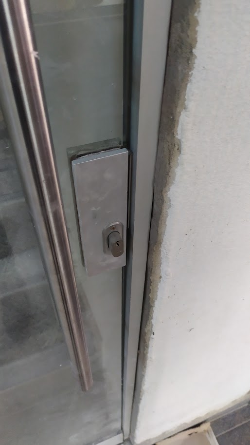 Fachadas, Ventanería y Oficinas en Aluminio - Imagen 2